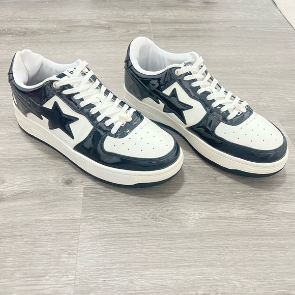 Bape Men's Black and White Star Sneakers - Picture 3 of 6